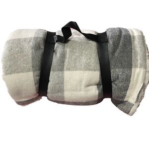 Life AT Home Premium Ultra Soft Throw Blanket with Sherpa Grey Buffalo Plaid